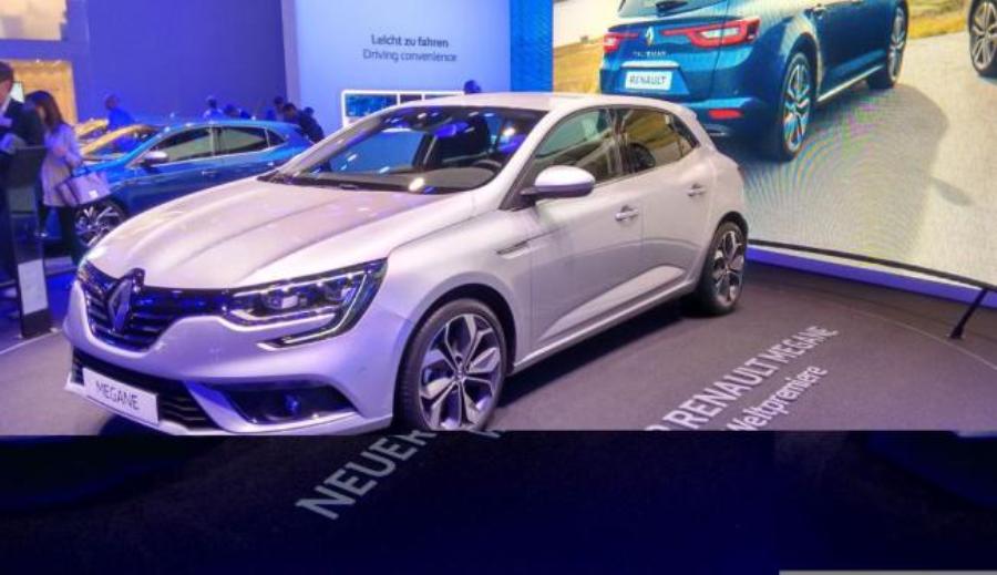 Renault expõe o hatch  Megane no Salão de Frankfurt