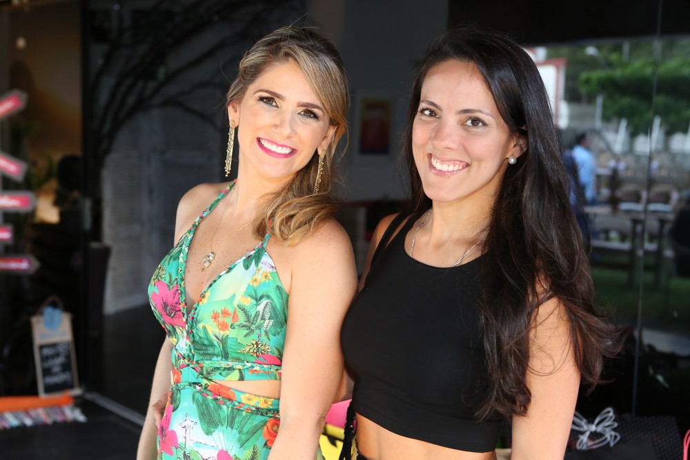 Natalia Da Escossia E Carol Levy 