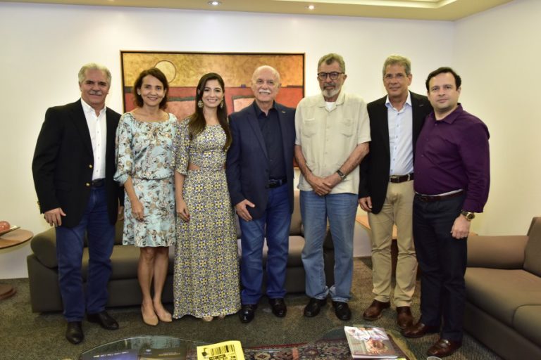 Lançamento do livro “Diálogos Empresariais: memórias e lições de vida de grandes líderes”