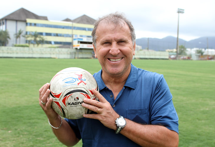 Estácio traz a Fortaleza o ídolo do futebol Zico