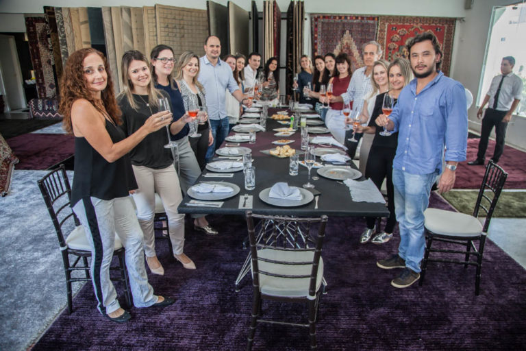 Almoço com arquitetos na loja Adroaldo Tapetes e Carpetes do Mundo