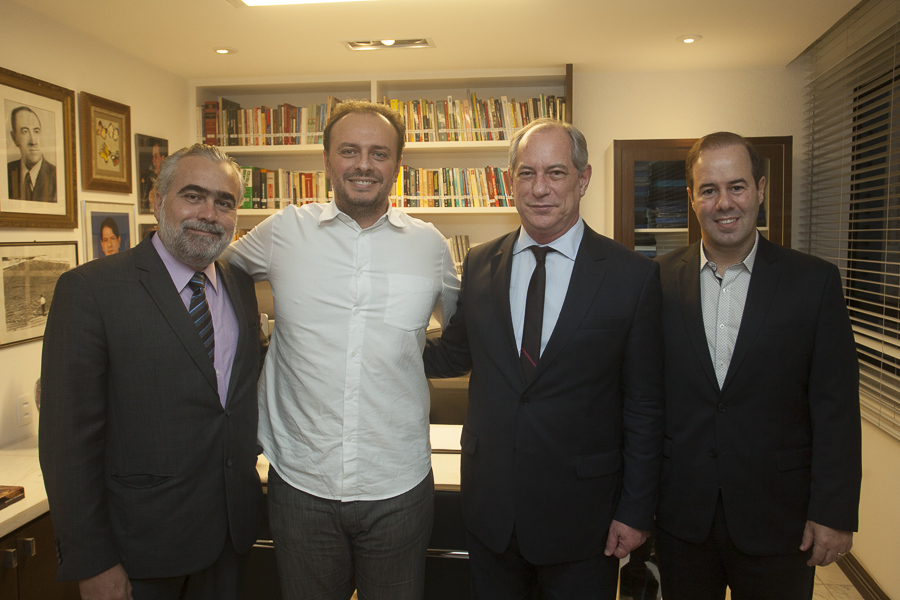 Helio Parente Adriano Nogueira Ciro Gomes e Cesar Ribeiro