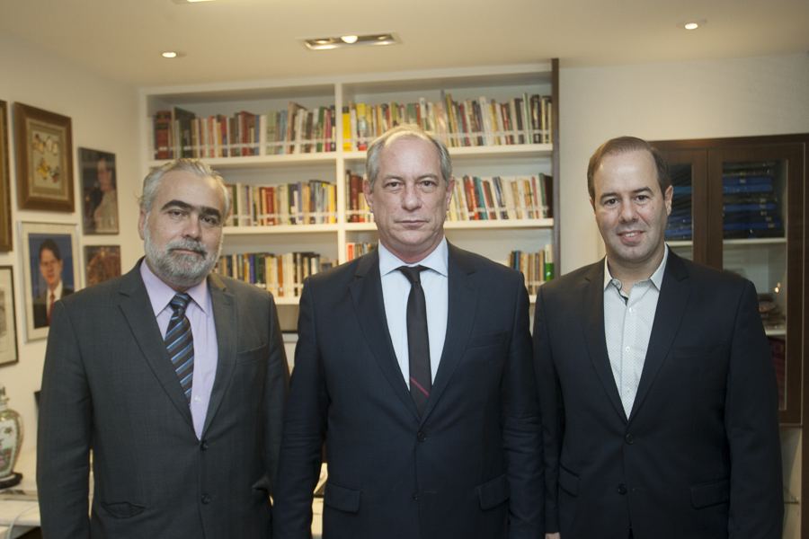 Helio Parente Ciro Gomes e Cesar Ribeiro