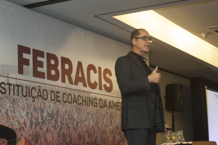 Paulo Vieira lança o livro “Poder e Alta Performance” em Fortaleza