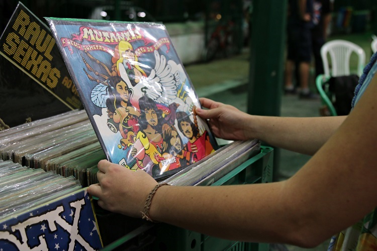 Os amantes do disco de vinil poderão comprar ou trocar LPs em evento