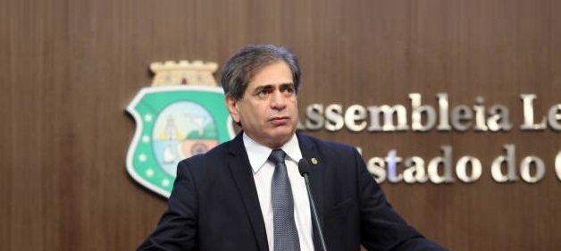 PRESIDENTE DA CÂMARA RETOMA PROJETO