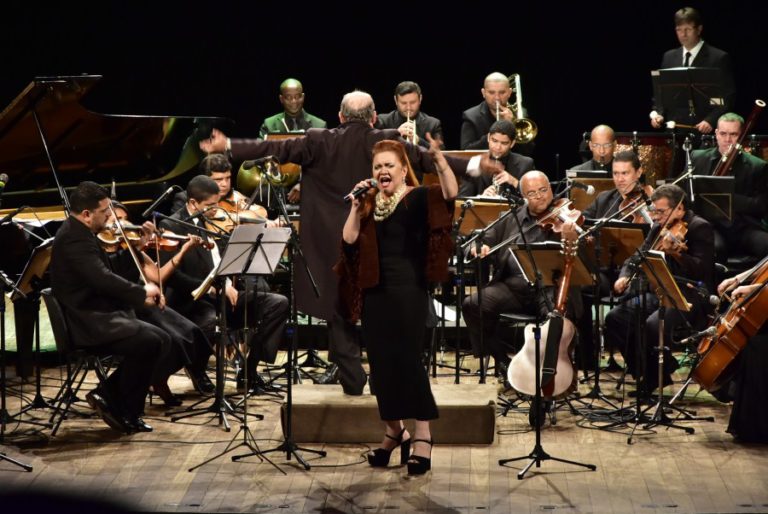 Cláudia Rebouças participa do espetáculo musical “Tema de Filmes”