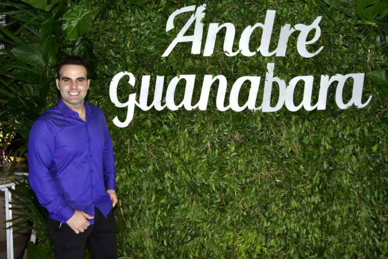 André Guanabara comemora niver com festa no Colosso