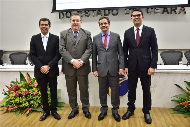 Edilberto Pontes é reconduzido à presidência do TCE Ceará