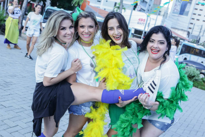 Roberta Quaranta, Vanessa Queiros, Lara Romcy E Viviane Almada (4)