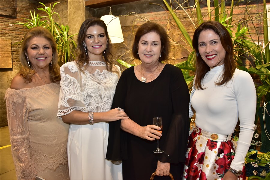 Rosa Meireles, Larissa Melo, Magda Melo E Ana Cristina Melo