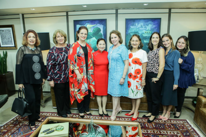 Vania Dummar, Annette Castro, Ethel Whitehurst, Chieko Aoki, Janete Vaz, Graça Dias De Sousa,Ana Cristina, Patricia Morais E Tatiana (2)