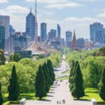 MELBOURNE É A CAPITAL FINANCEIRA E TIDA COMO A MAIS EUROPÉIA DA AUSTRÁLIA.