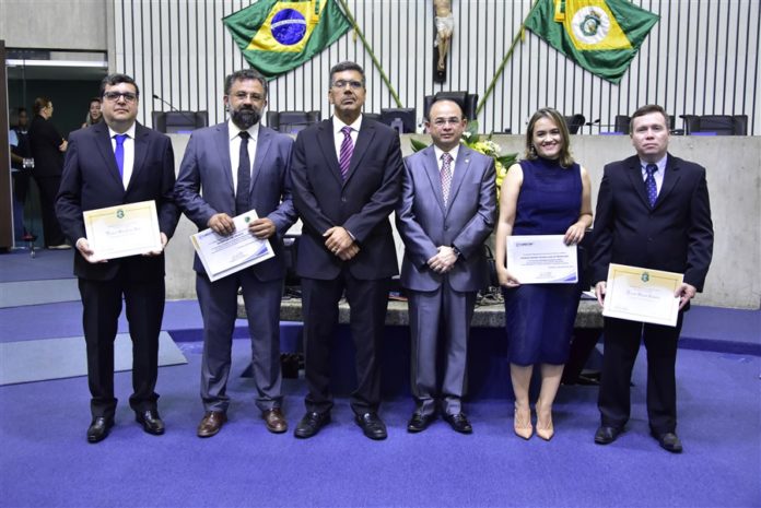 Paulo De Melo Jorge Neto, Jocélio Leal, Lauro Chaves, Sergio Aguiar, Marilia Ferreira Lima E Ricardo Coimbra