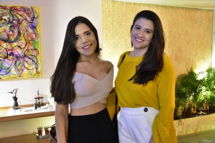 Larissa Freire E Monalisa Braga