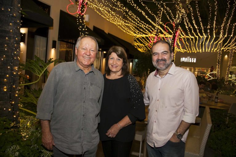 Crica Bezerra De Menezes E Vania Martins E Bosco Couto