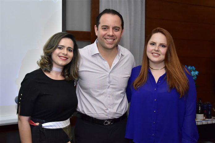 Mirela Coutinho, Irineu Guimarães E Renata Coutinho