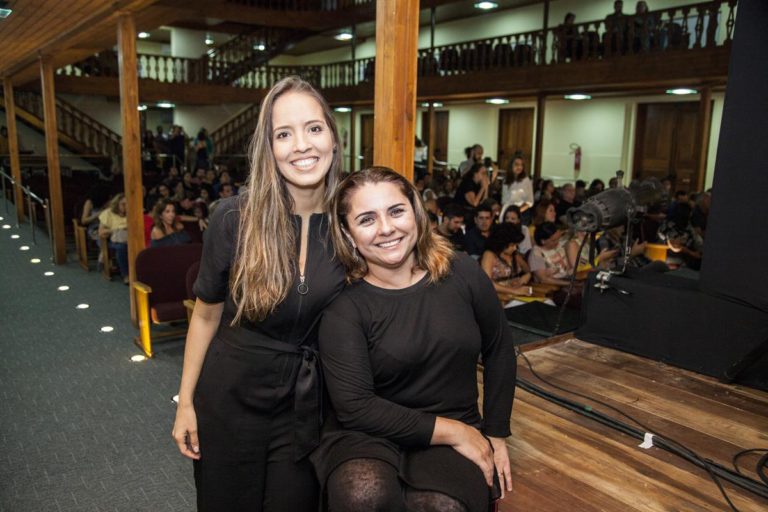 Giselle Bezerra E Adriana Gomes