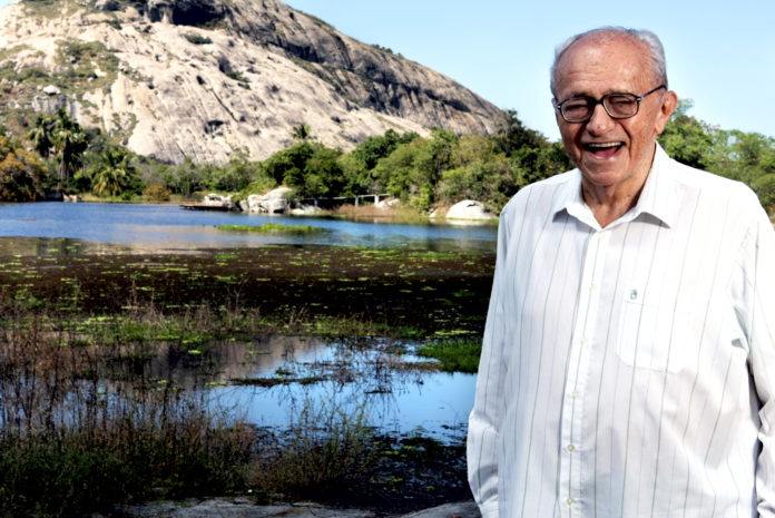 José Macêdo Capa