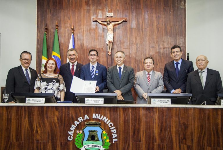 Entrega Da Medalha Boticário Ferreira A Roberto Victor Pereira Ribeiro 3