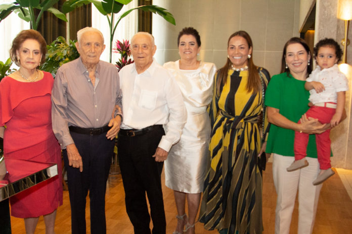 Norma, Humberto, Adauto E Silvana Bezerra, Gil Santos, Denise E Bento Bezerra (11)