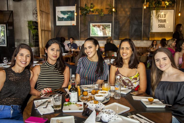 Andrea Aquino, Samara Alves, Suellen Campos, Luciana Brasileiro E Mayara Oliveira (1)