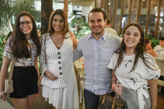 Helena Picanço, Monica Pinto, Gurgel Neto E Eduarda Gurgel (2)