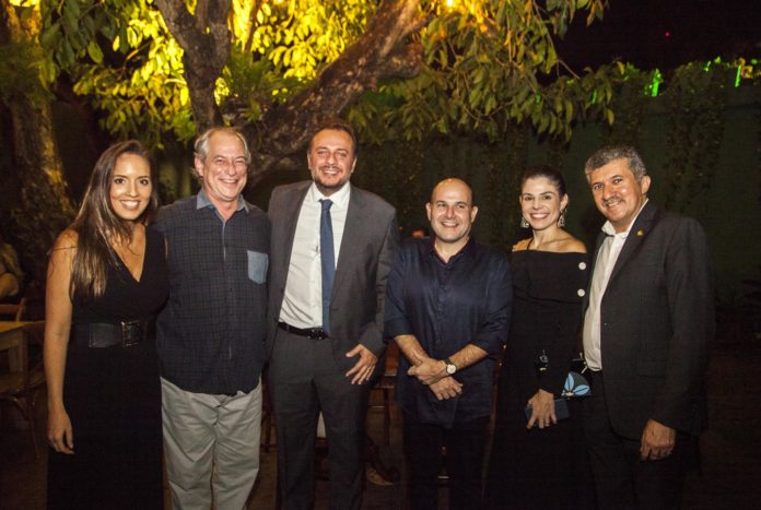 Giselle Bezerra, Ciro Gomes, Adriano Nogueira, Roberto Claudio, Carol Bezerra E Antonio Henrique