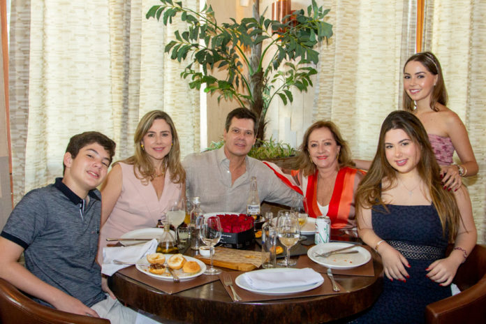 João Claudio, Suyane E Claudio Dias Branco, Tânia Teixeira, Marcela E Natasha Dias Branco (1)