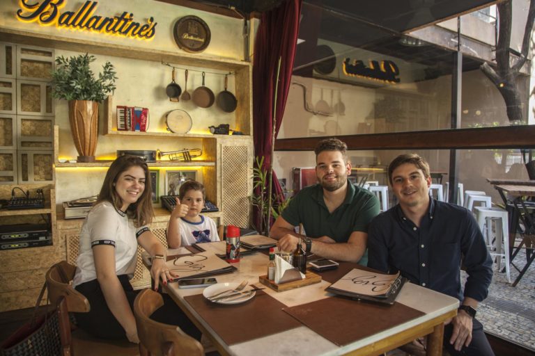 Beatriz Figueiredo , Leo E Bernardo Vichnevski E Vitor Veras (1)