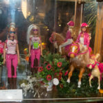 Exposição Agulha De Ouro   Barbie (5)