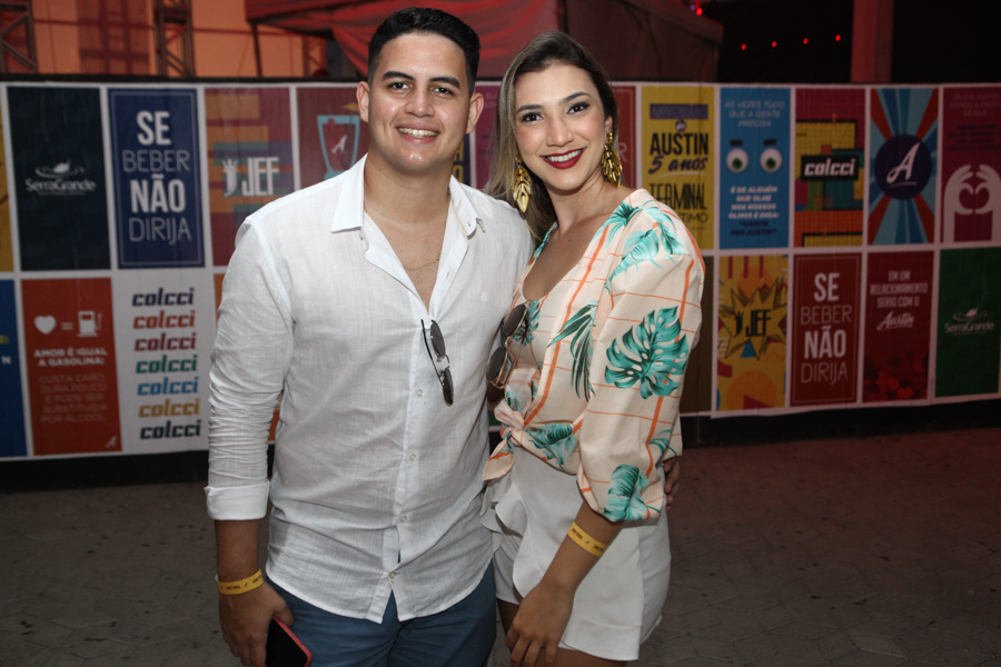 Levi Moura E Beatriz Barreto