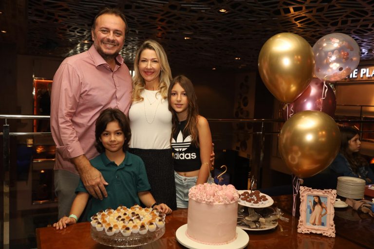 Luna Beca comemora 12 anos no Hard Rock Cafe