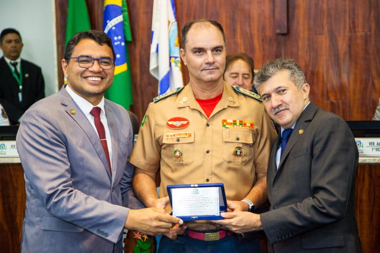 CMFor homenageia entidades que participaram do resgate às vítimas do Ed. Andréa