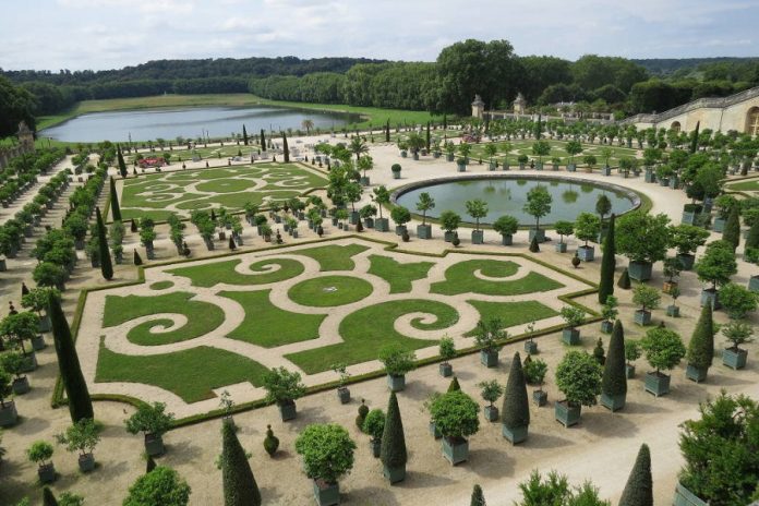 Jardim Do Palácio De Versalhes