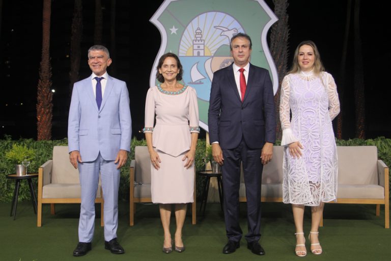 Veveu Arruda, Izolda Cela, Camilo Santana E Onélia Leite (7)