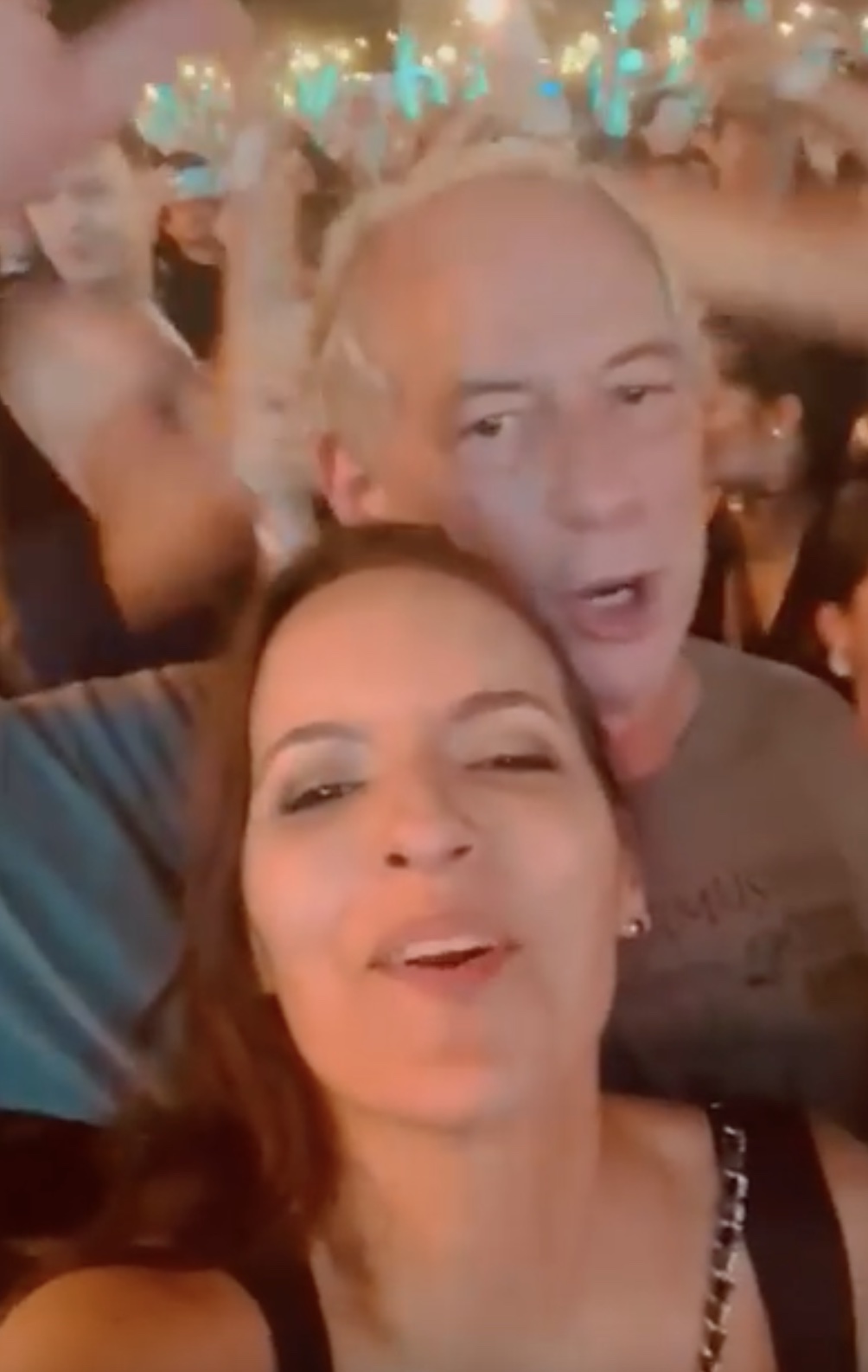 Ciro Gomes e Giselle Bezerra curtem show hist rico dos Tit s em