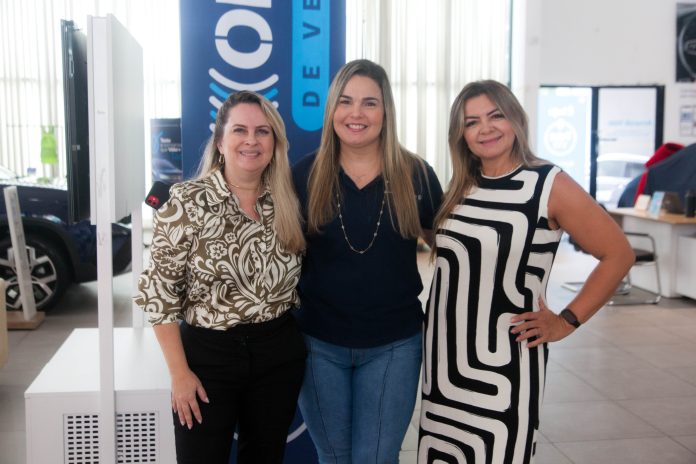 Emanuela Cavalcante, Valéria E Gislene Freitas 2