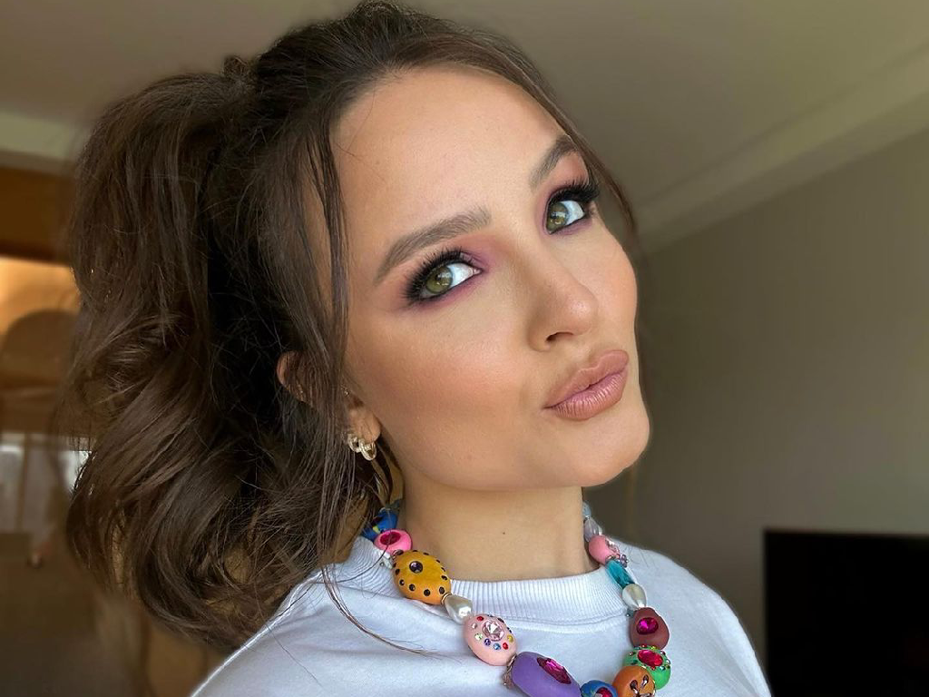 Larissa Manoela tem Instagram mais seguido do Brasil em agosto após briga  com os pais