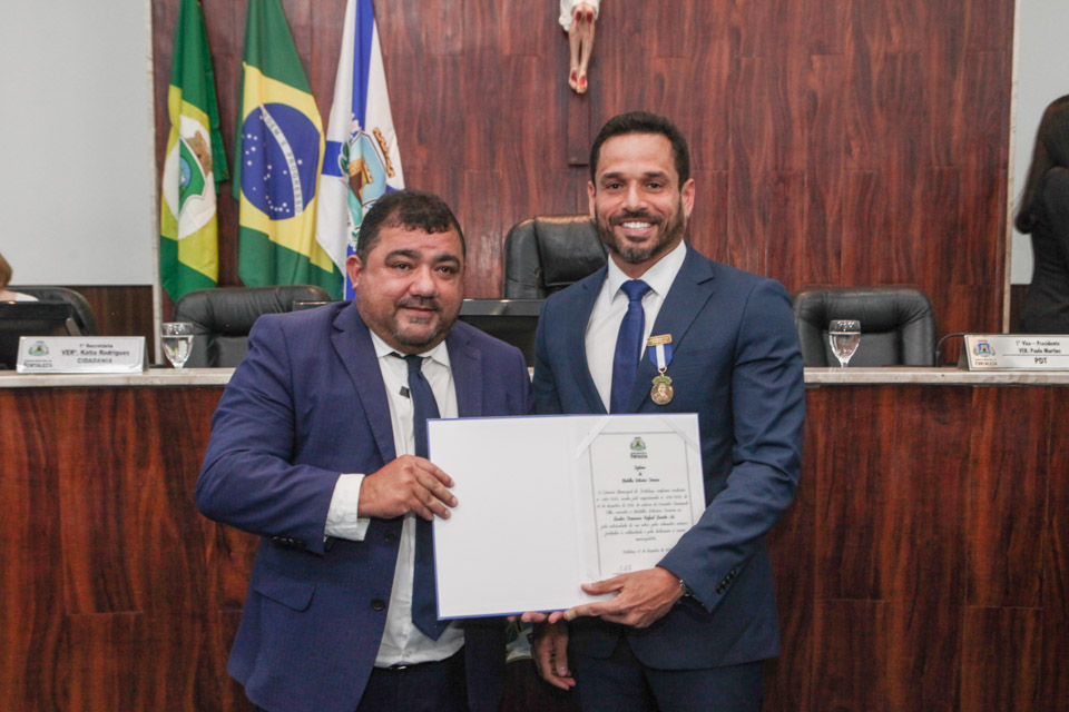 Conselheiro da ARCE Rafael Sá recebe Medalha Boticário Ferreira da