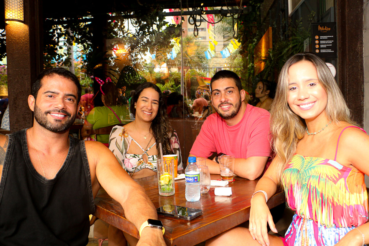 Arthur Lomona, Manoela Teixeira, Ernani Jacó E Viviane Farias.