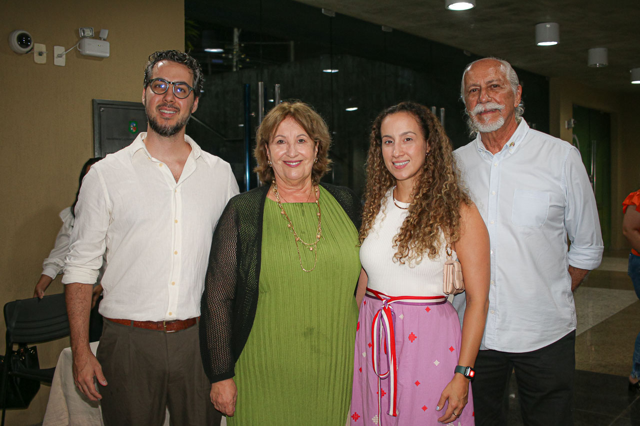 Thomas Reeves, Annette, Sasha E Marcos De Castro